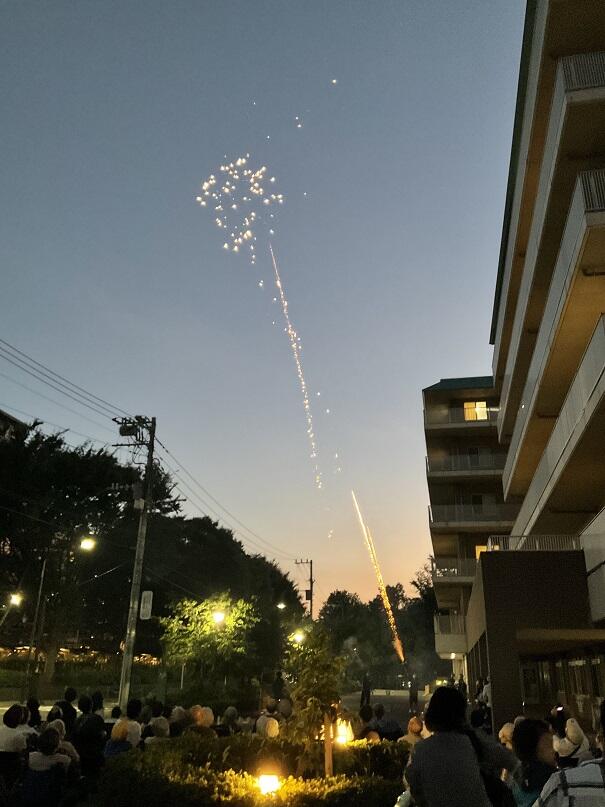 掲載用写真(ケアハウス花火大会).JPG
